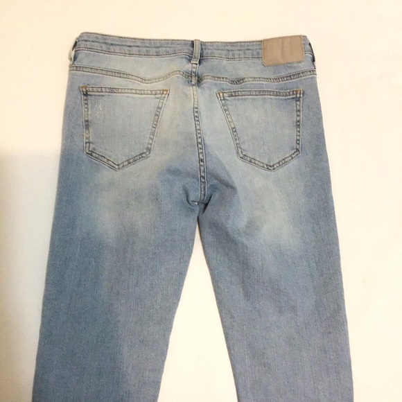Zara Distressed Jeans - Picture 4 of 8